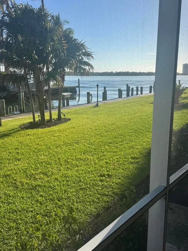 Unit 108 photo 18