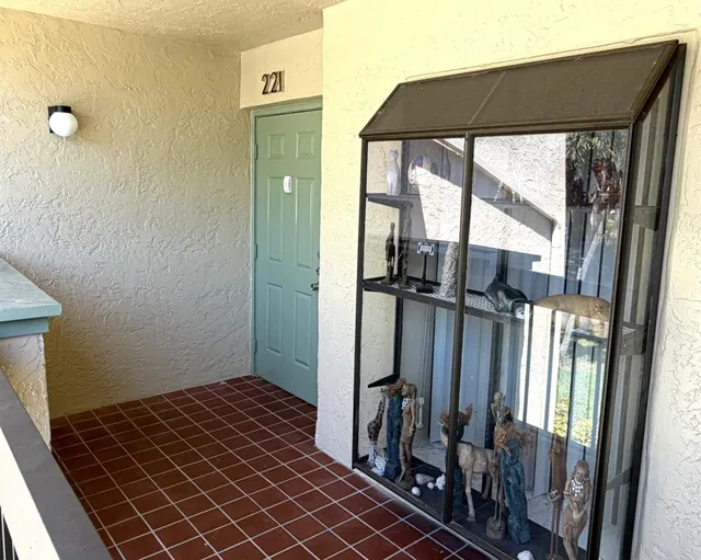 Unit 221 photo 2