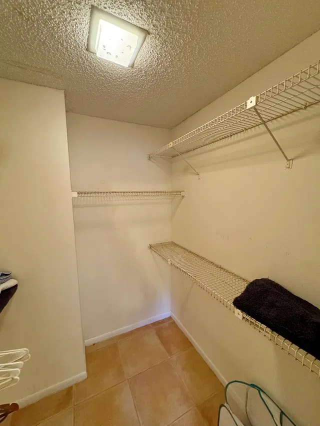 Unit 221 photo 20
