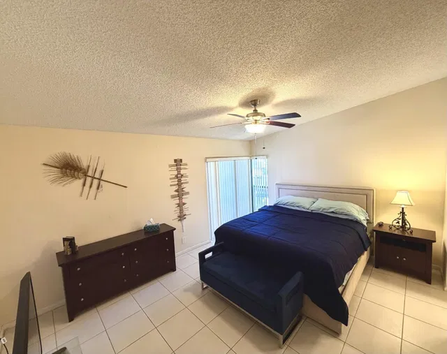 Unit 221 photo 21