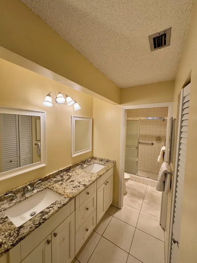 Unit 221 photo 23