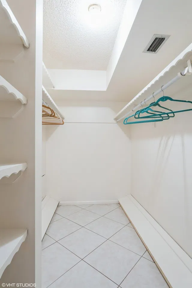 Unit 408 photo 18