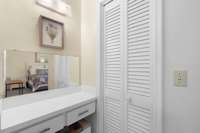 Unit 203 photo 24