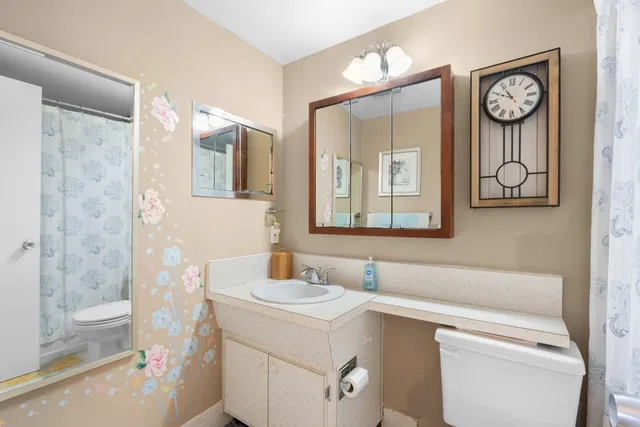 Unit 203 photo 26