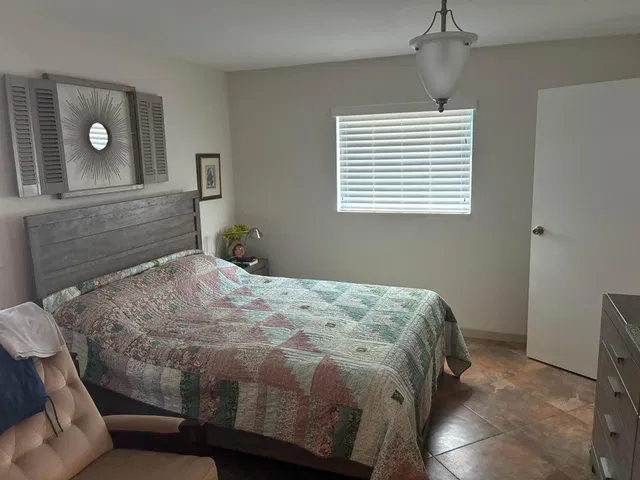 Unit 283 photo 6