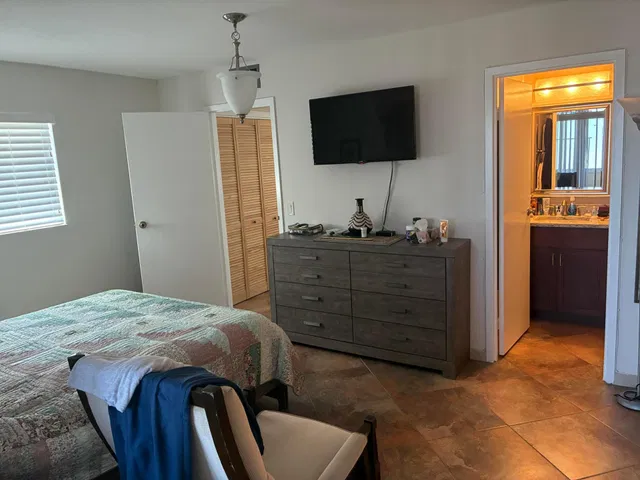 Unit 283 photo 11