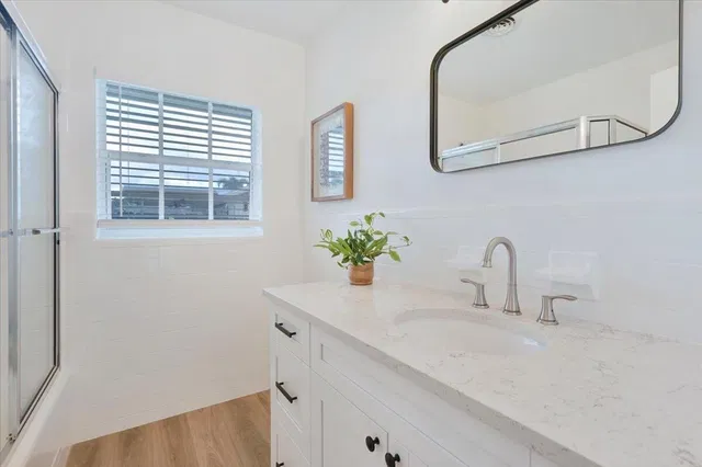 Residence photo 16