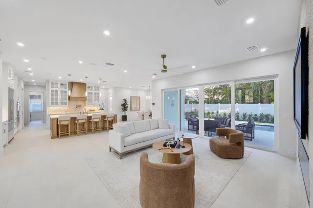 Palm Beach Isles Residence photo 15