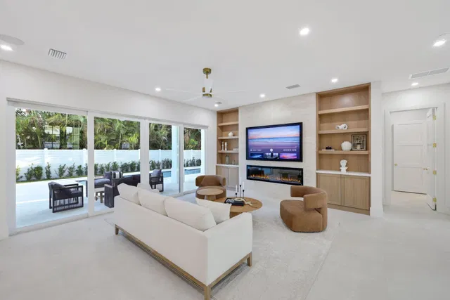 Palm Beach Isles Residence photo 16