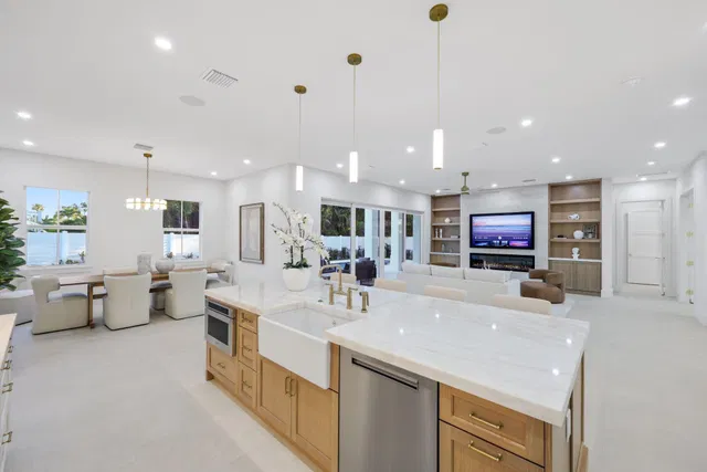 Palm Beach Isles Residence photo 23