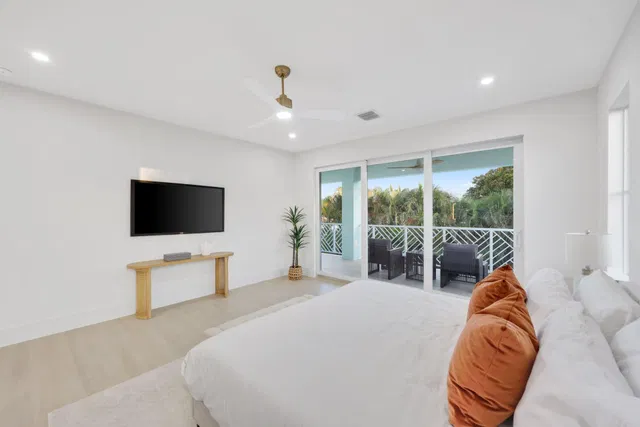 Palm Beach Isles Residence photo 39