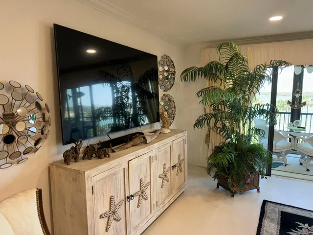 Unit 404 photo 10