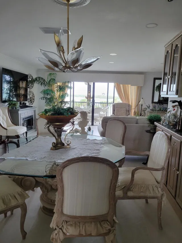 Unit 404 photo 12