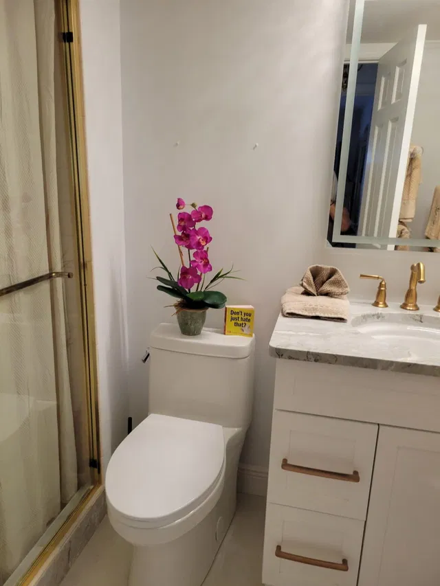 Unit 404 photo 23