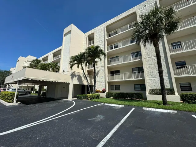 Unit 404 photo 32