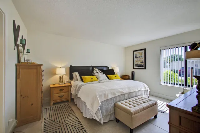 Unit 102 photo 14