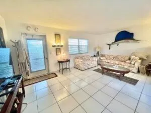 Unit 259 photo 9