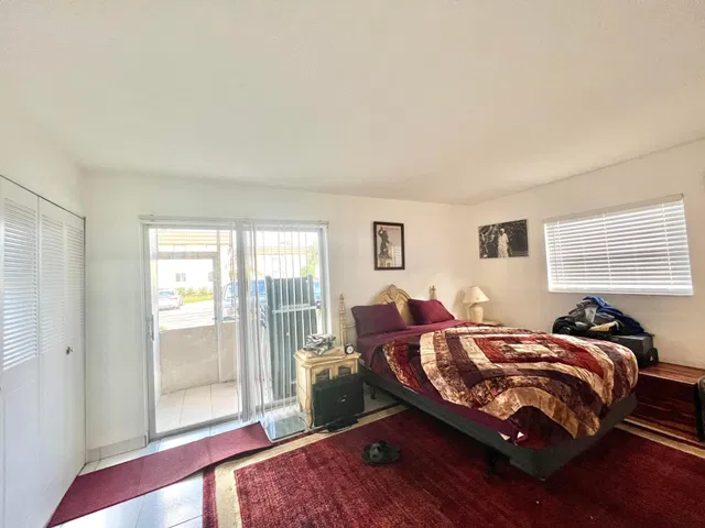 Unit 259 photo 11