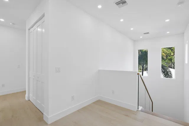 Palm Beach Shores Residence photo 28