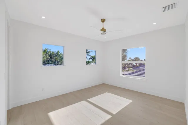 Palm Beach Shores Residence photo 31