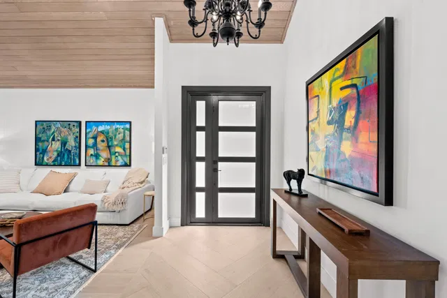 Windsor Way Residence photo 3