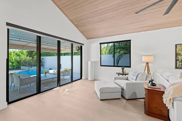 Windsor Way Residence photo 6