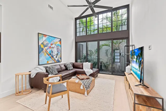 Windsor Way Residence photo 14