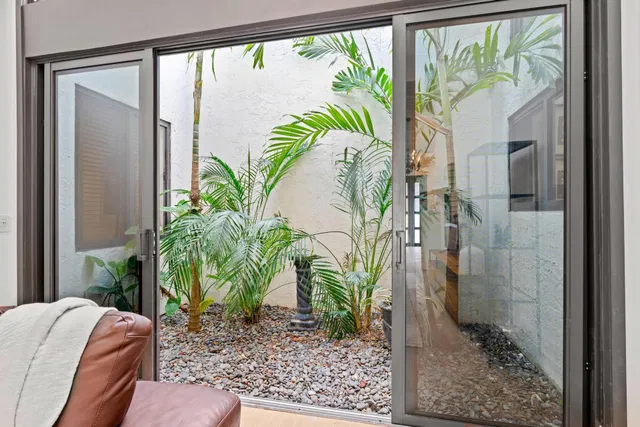 Windsor Way Residence photo 15