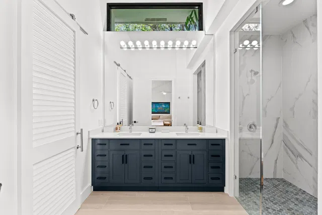 Windsor Way Residence photo 19