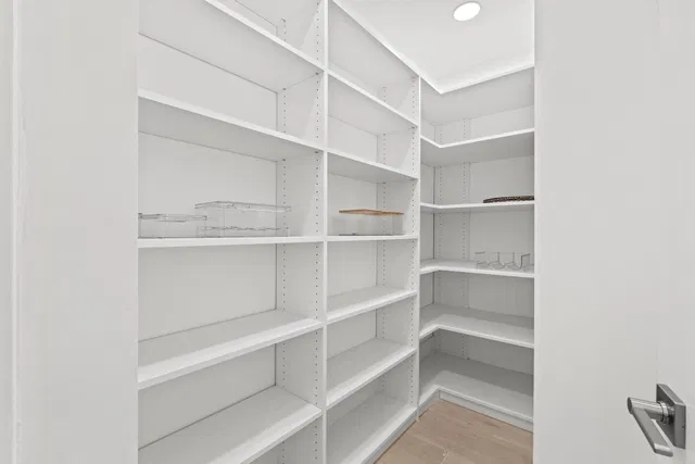 Windsor Way Residence photo 23