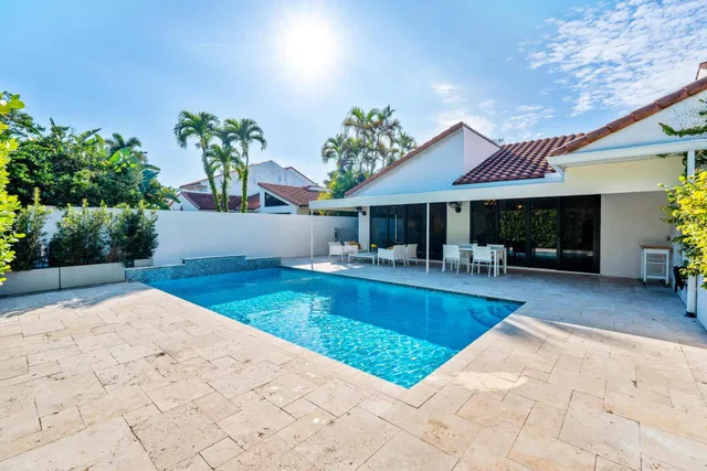 Windsor Way Residence photo 27