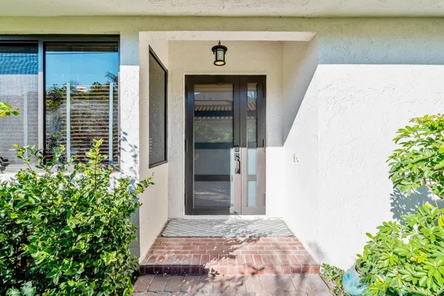 Windsor Way Residence photo 30
