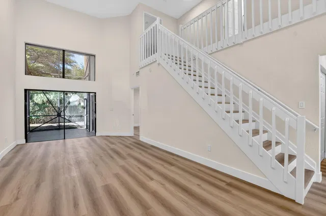  Residence photo 4