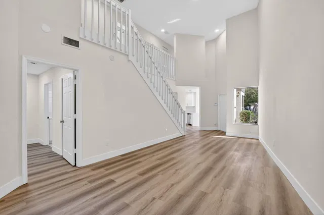 Residence photo 5