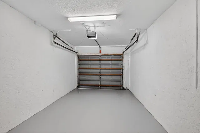  Residence photo 29