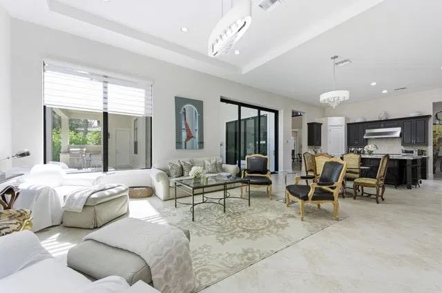 Residence photo 18