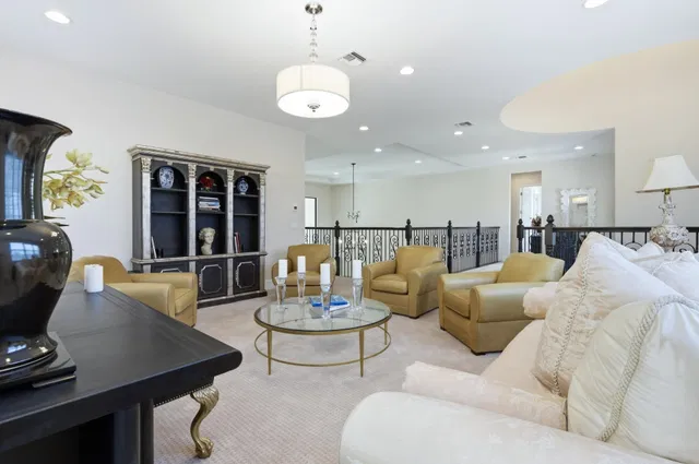 Residence photo 35