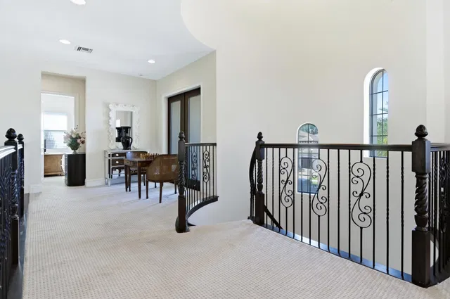 Residence photo 36