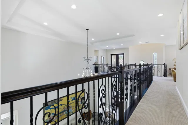 Residence photo 49