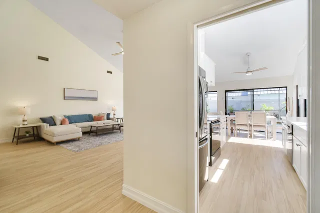  Residence photo 4