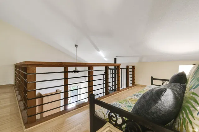  Residence photo 26