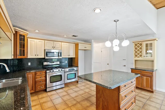 Residence photo 19