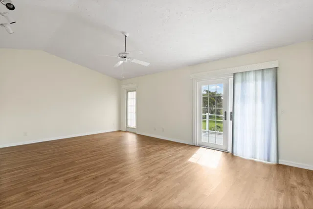 Residence photo 47