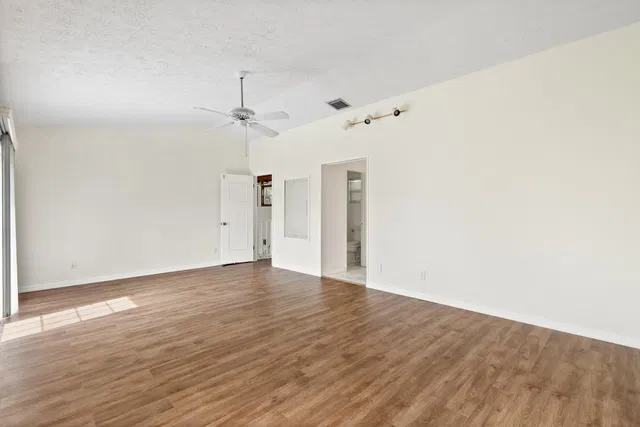 Residence photo 48