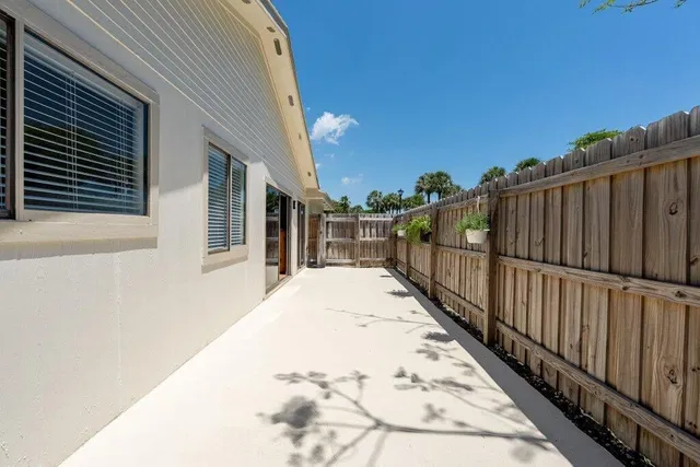 Residence photo 8