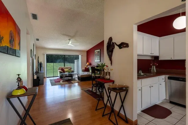Residence photo 15