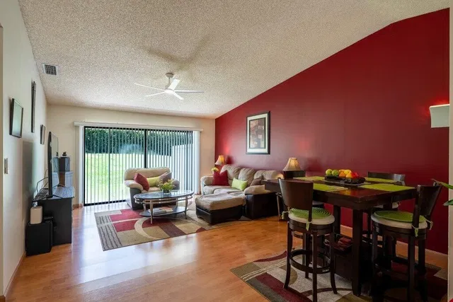 Residence photo 20