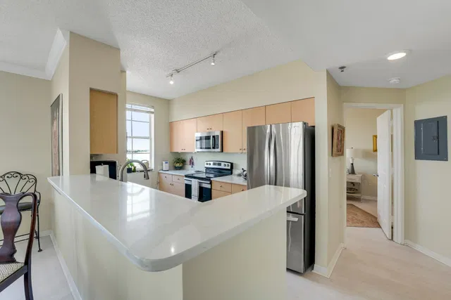 The Montecito Unit 513 photo 5