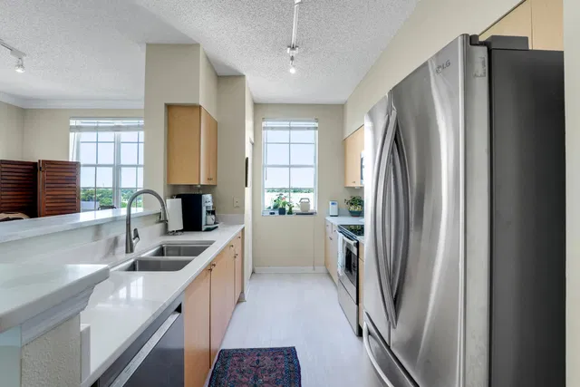 The Montecito Unit 513 photo 6