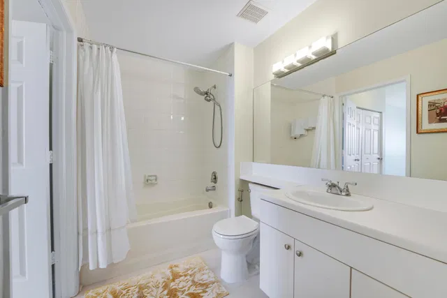 The Montecito Unit 513 photo 9